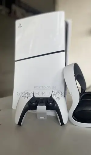 Ps5 Slim Console With White Pad 1