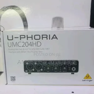 Behringer U-Phoria Umc204hd 4x4, Usb Audio/Midi Interface.