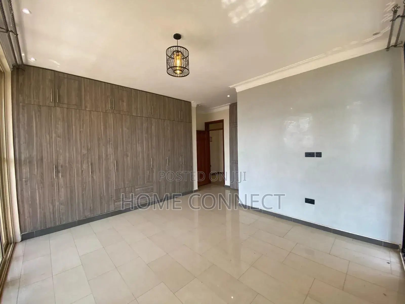 3bdrm Apartment in Kulambiro, Central Division for rent