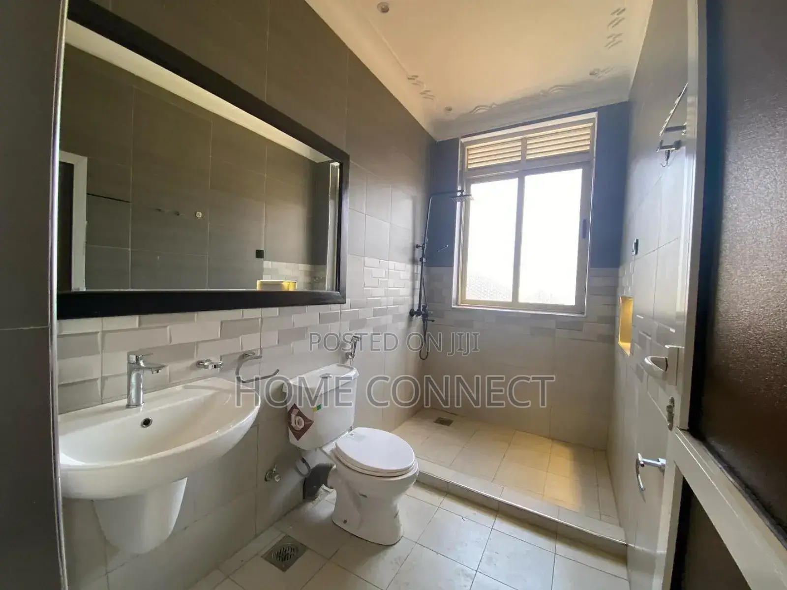 3bdrm Apartment in Kulambiro, Central Division for rent