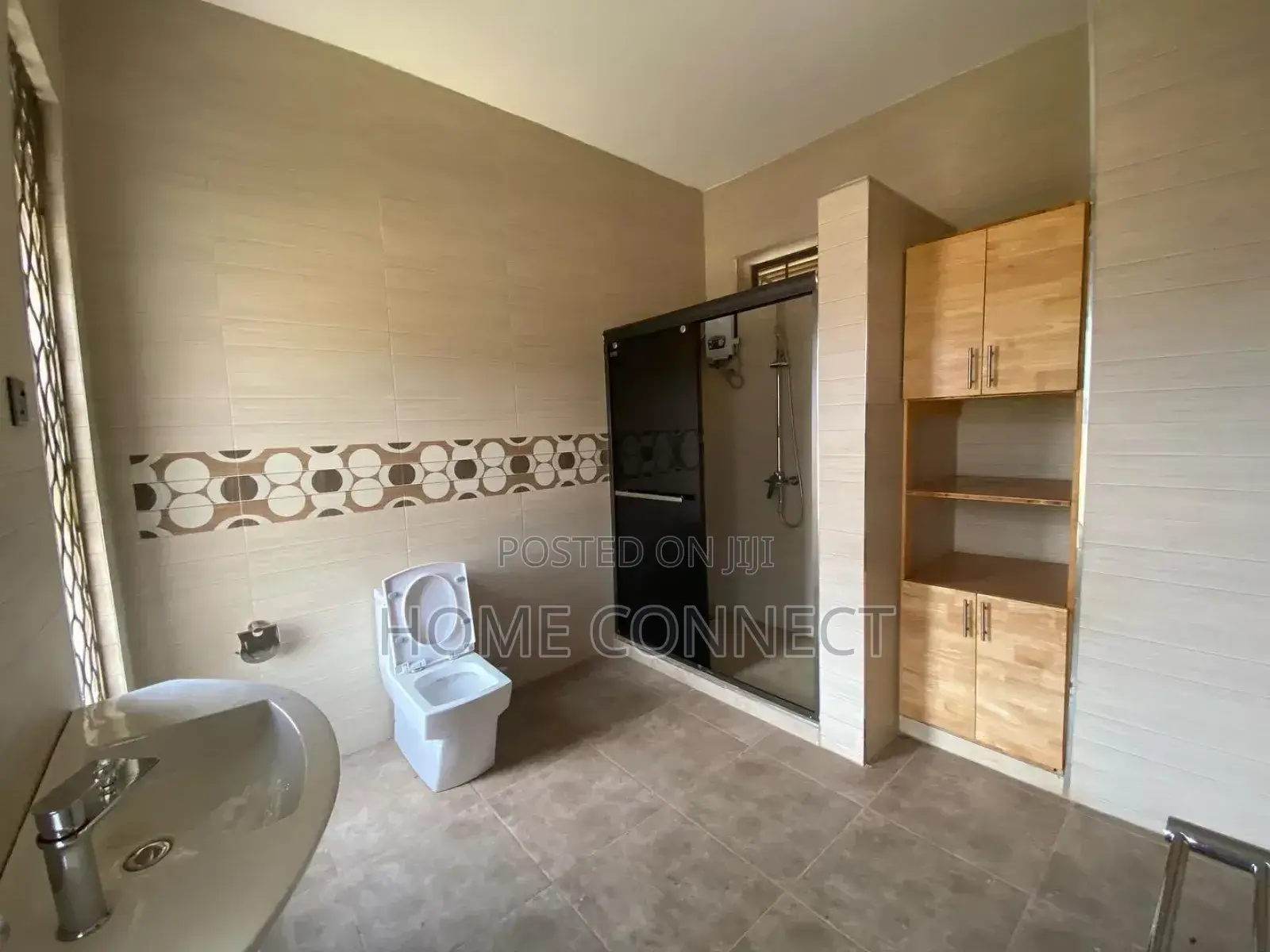 3bdrm Duplex in Kulambiro Ring Rd, Central Division for rent