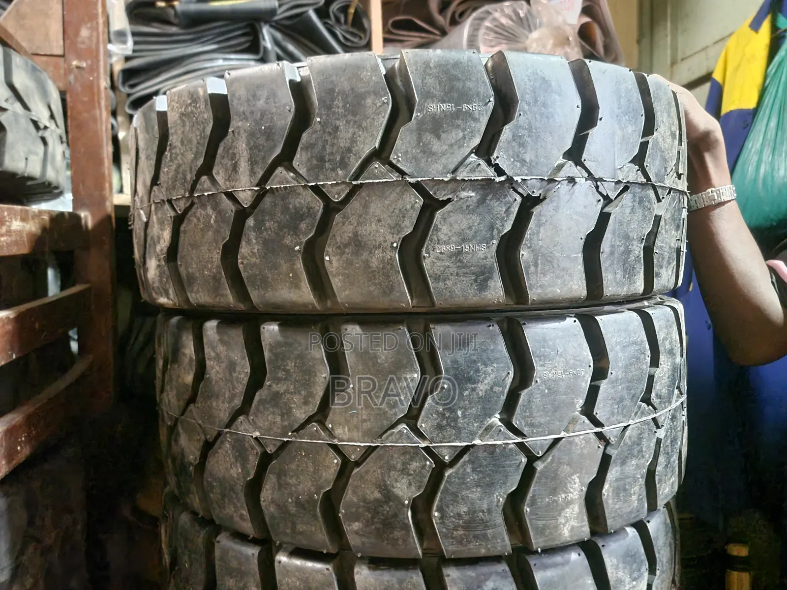 28x9-15 ( 8.15-15 ) Tube Tyres for Forklift.