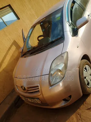 Toyota Vitz 1.0 FWD 5dr 2006 Pink