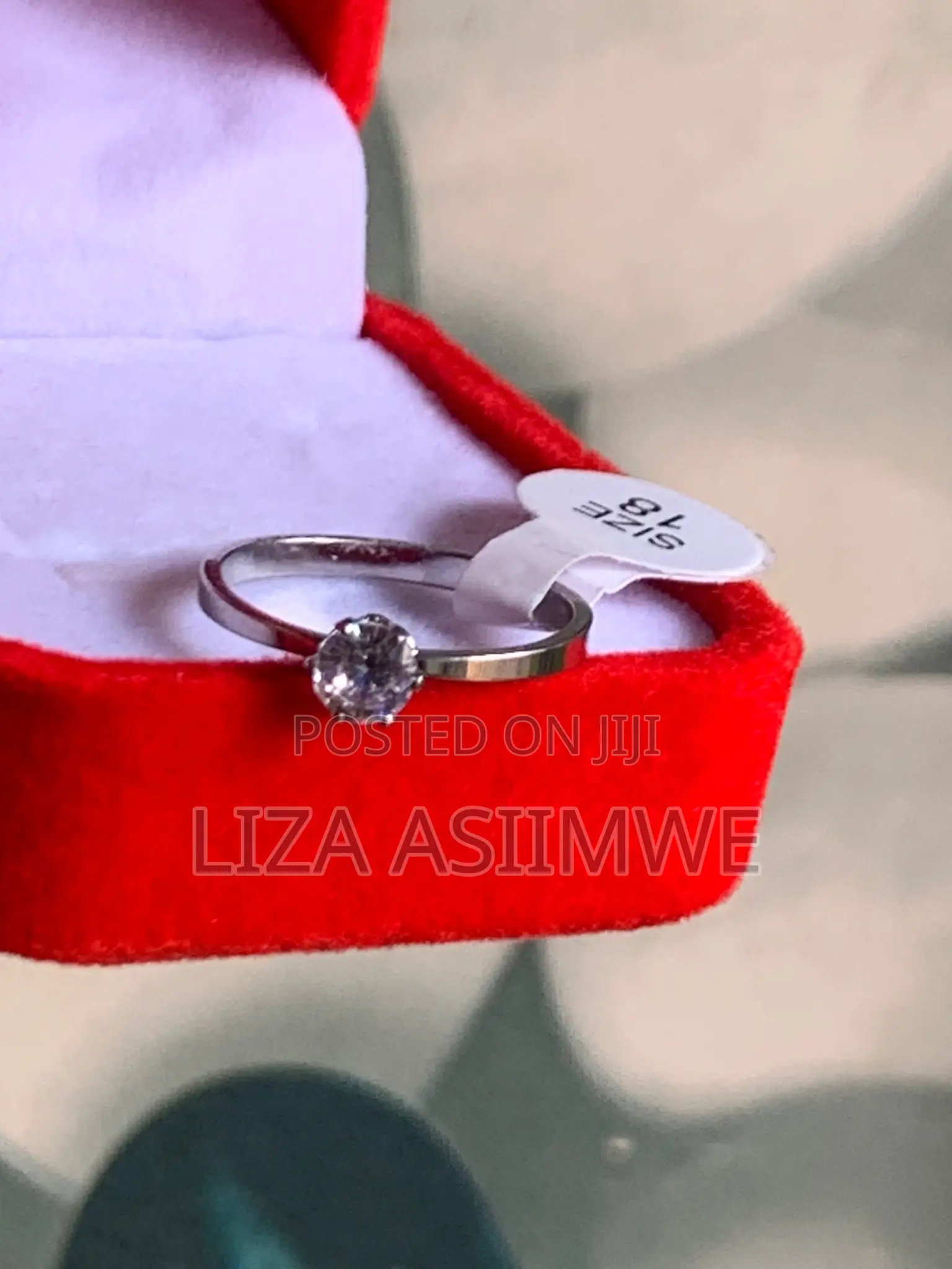 Round Cut Solitaire Engagement Rings