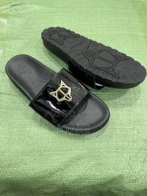Aziel Sandals