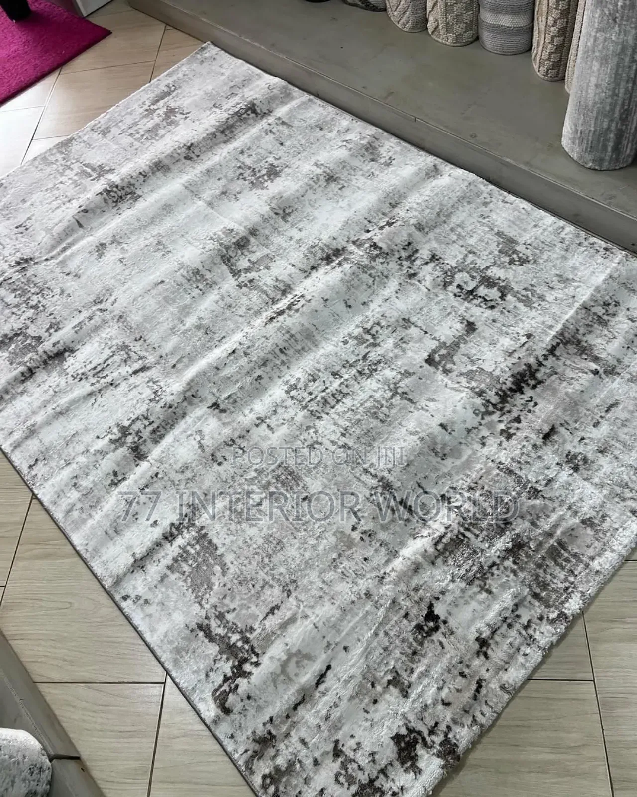 Smooth Texture Center Carpet
