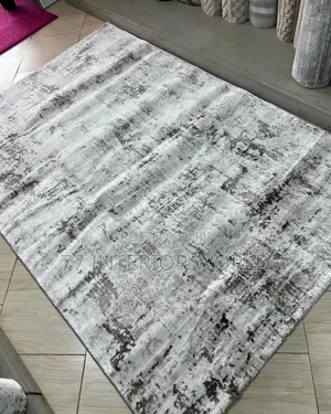 Smooth Texture Center Carpet