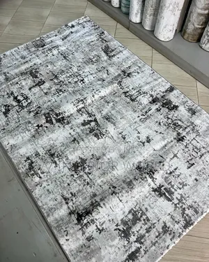 Smooth Texture Center Carpet