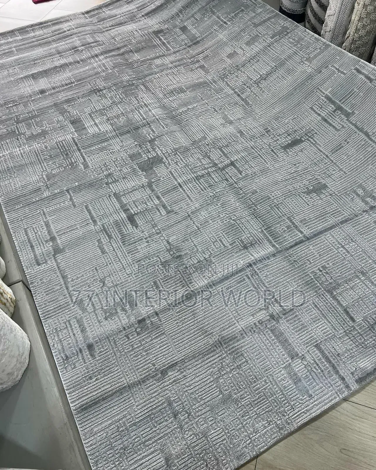 Extra Ordinary Center Carpet