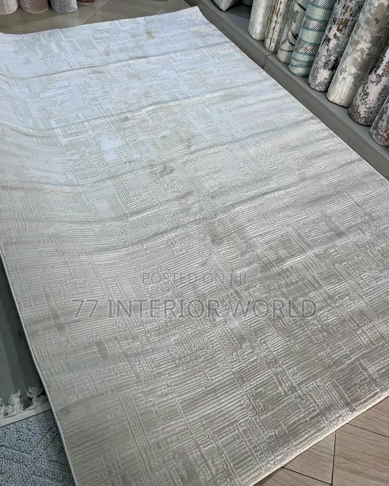 Extra Ordinary Center Carpet