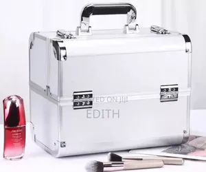 Make Up/ Box