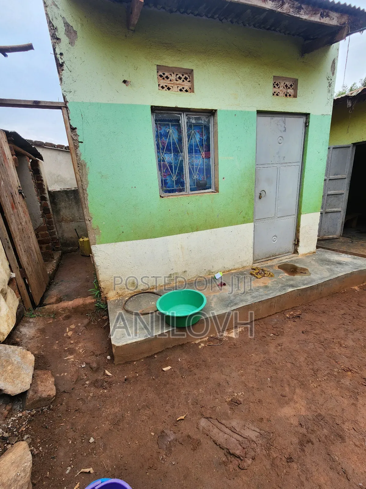 1bdrm House in Mukono TC for sale