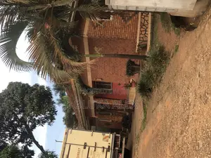 3bdrm Bungalow in Central Division for rent