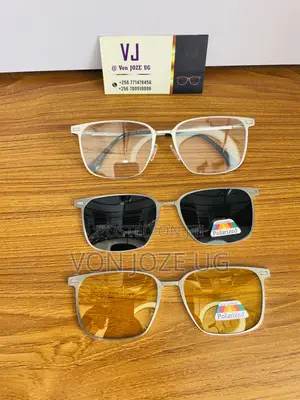 Photo - Clipping Glasses