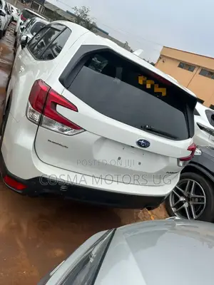 Photo - Subaru Forester 2019 White