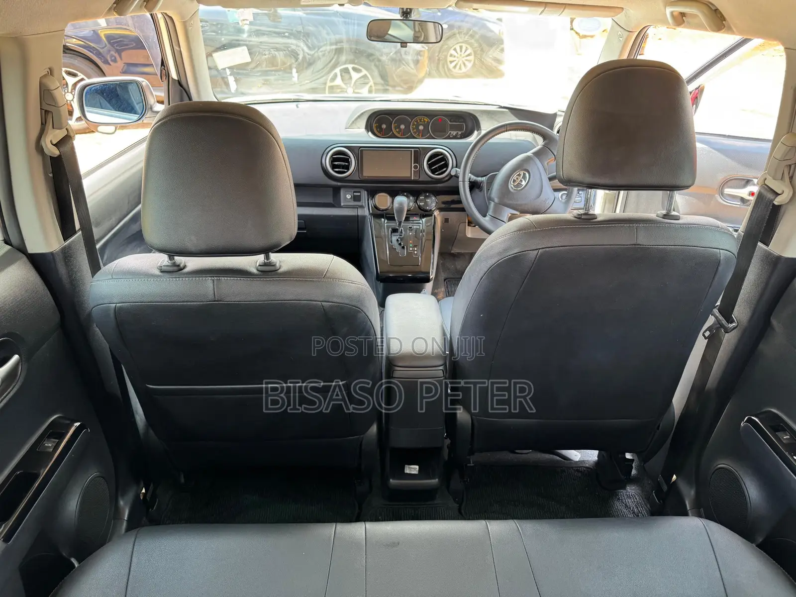 Toyota Corolla Rumion Hatchback 1.5 FWD 2012 White