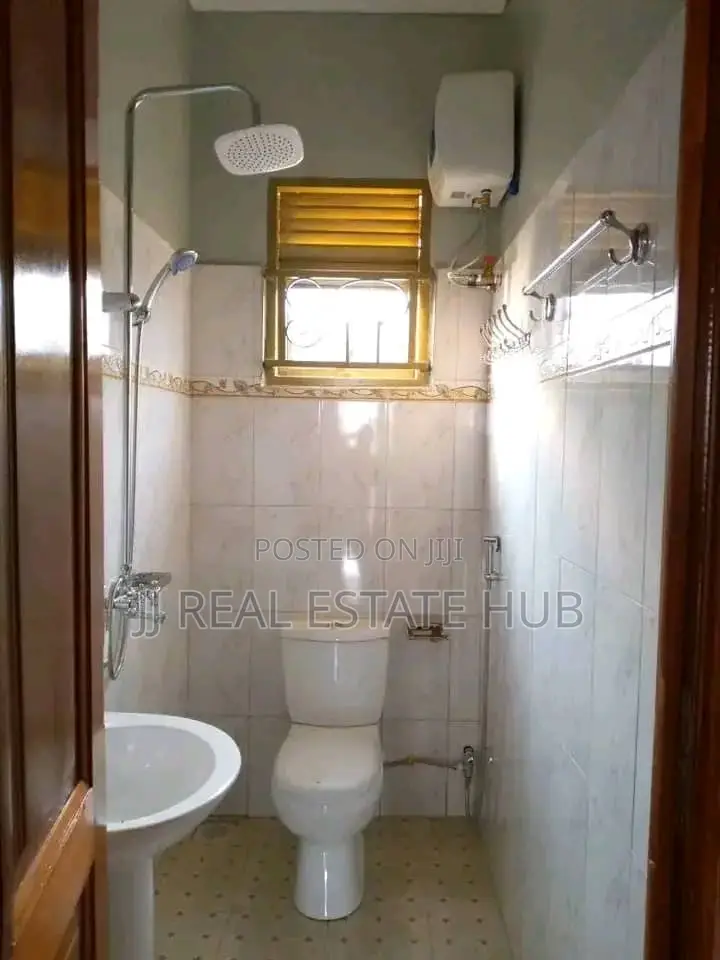 Studio Apartment in Central Division for rent