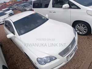 Photo - Toyota Mark X 2.5 RWD 2006 White