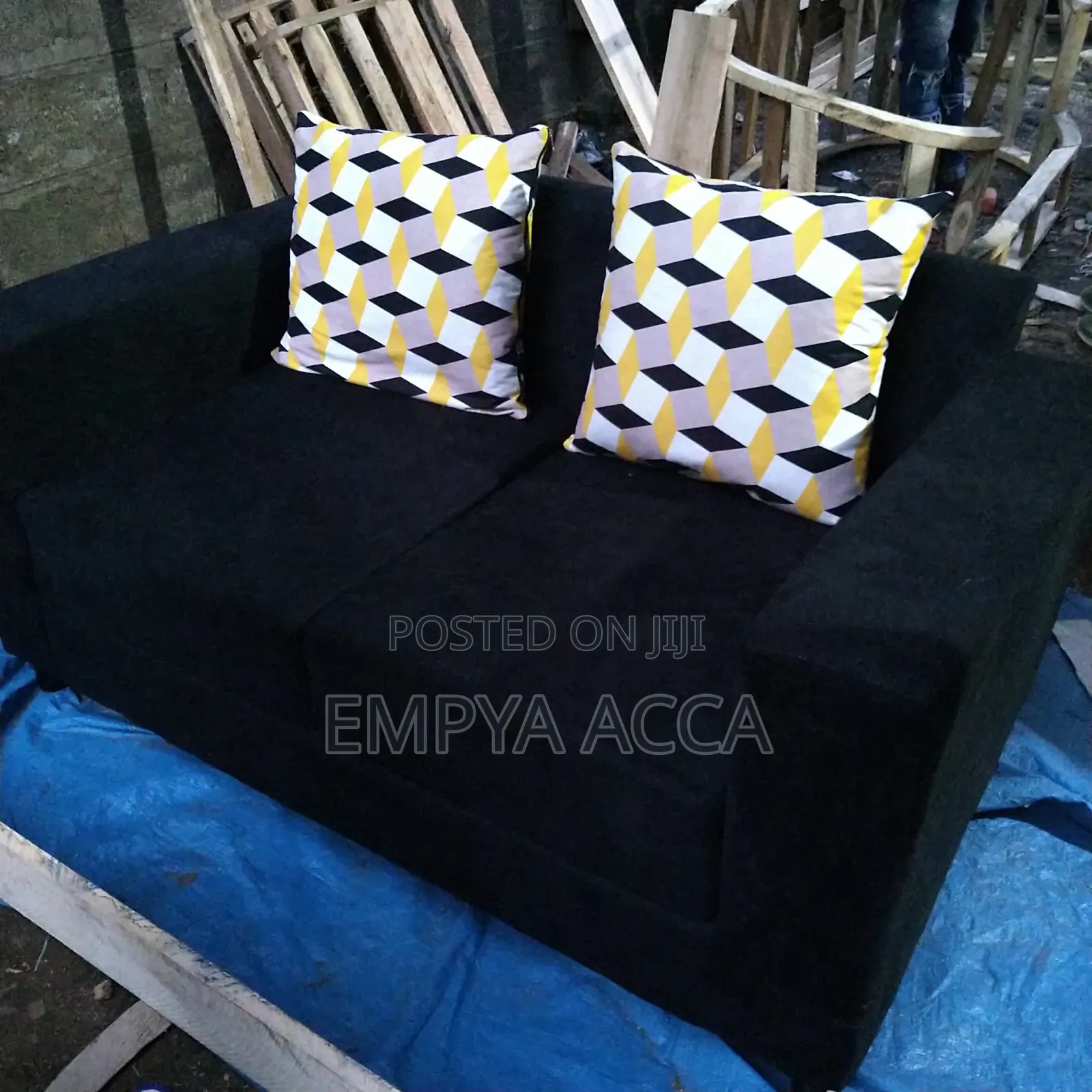 Simple Wo Seater