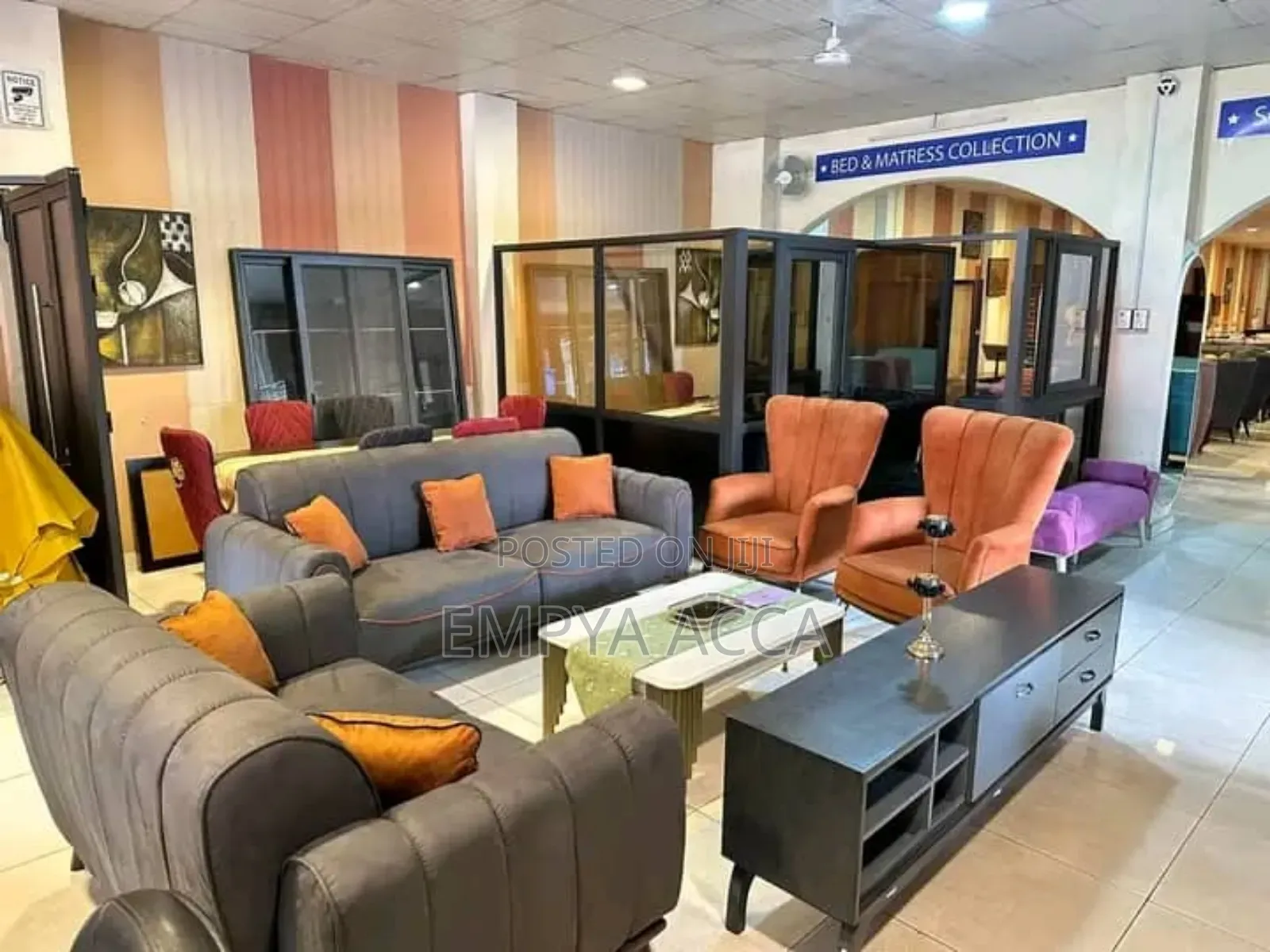Full Nkinazeee Sofa Set