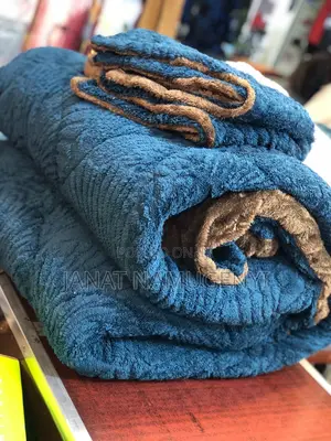 Blue Green Tuffed King Size Duvet