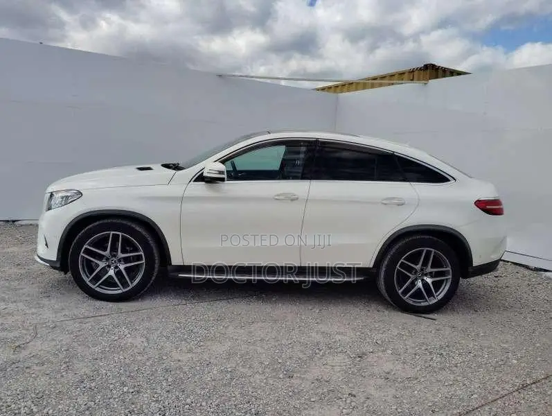 Mercedes-Benz GLE-Class GLE 350d 4MATIC 2017 Pearl