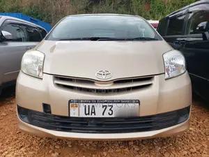 Photo - Toyota Passo Sette 1.5 AWD 2011 Gold