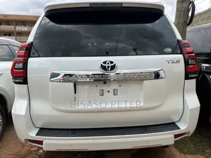 Toyota Land Cruiser Prado 2.8 2019 White