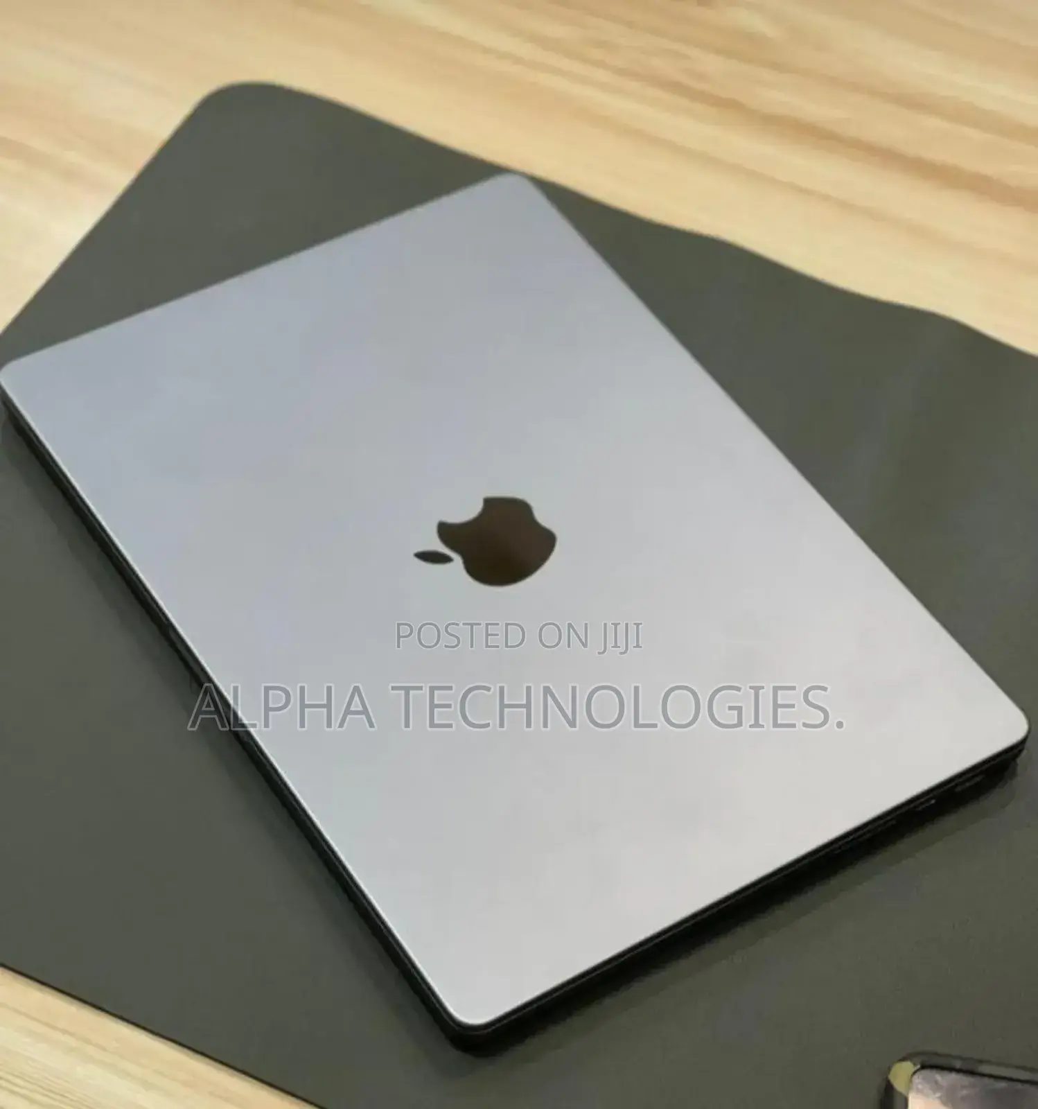 Laptop Apple MacBook Pro 2022 M2 16GB Apple M2 SSD 512GB