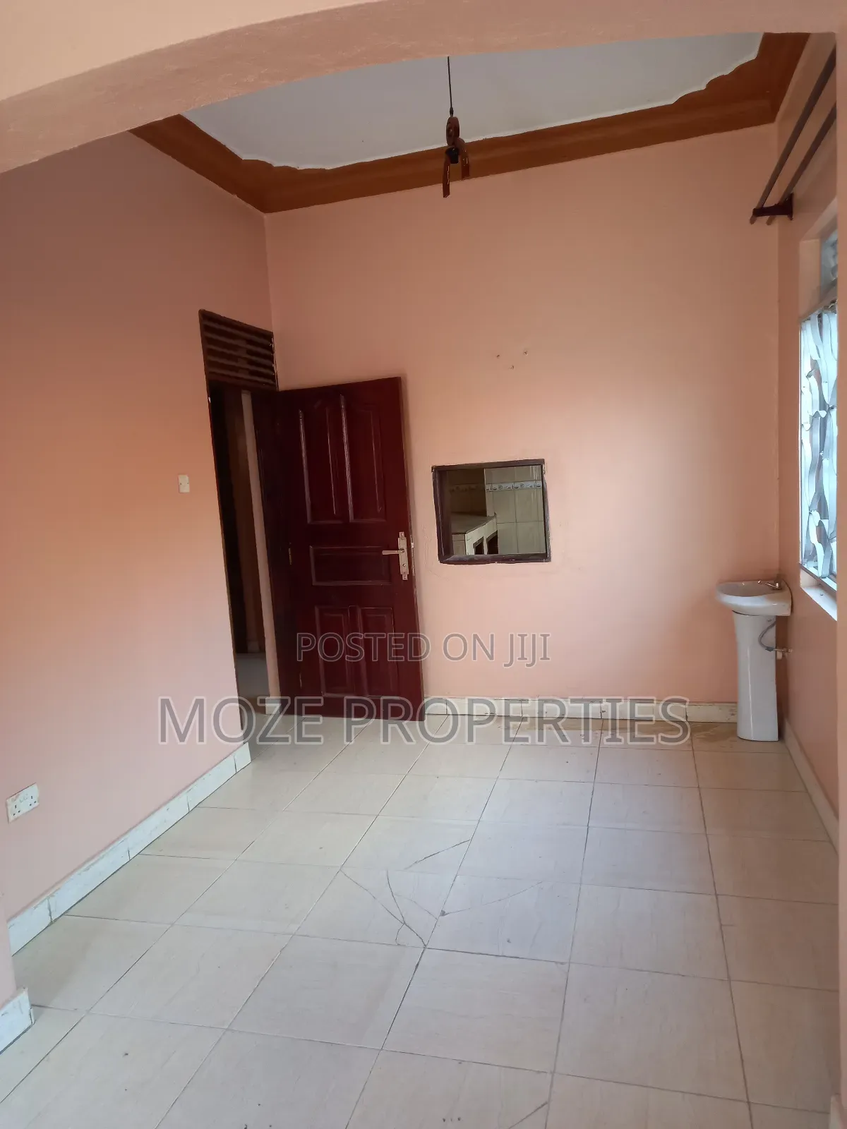 3bdrm Bungalow in Mbalwa Agenda., Central Division for rent