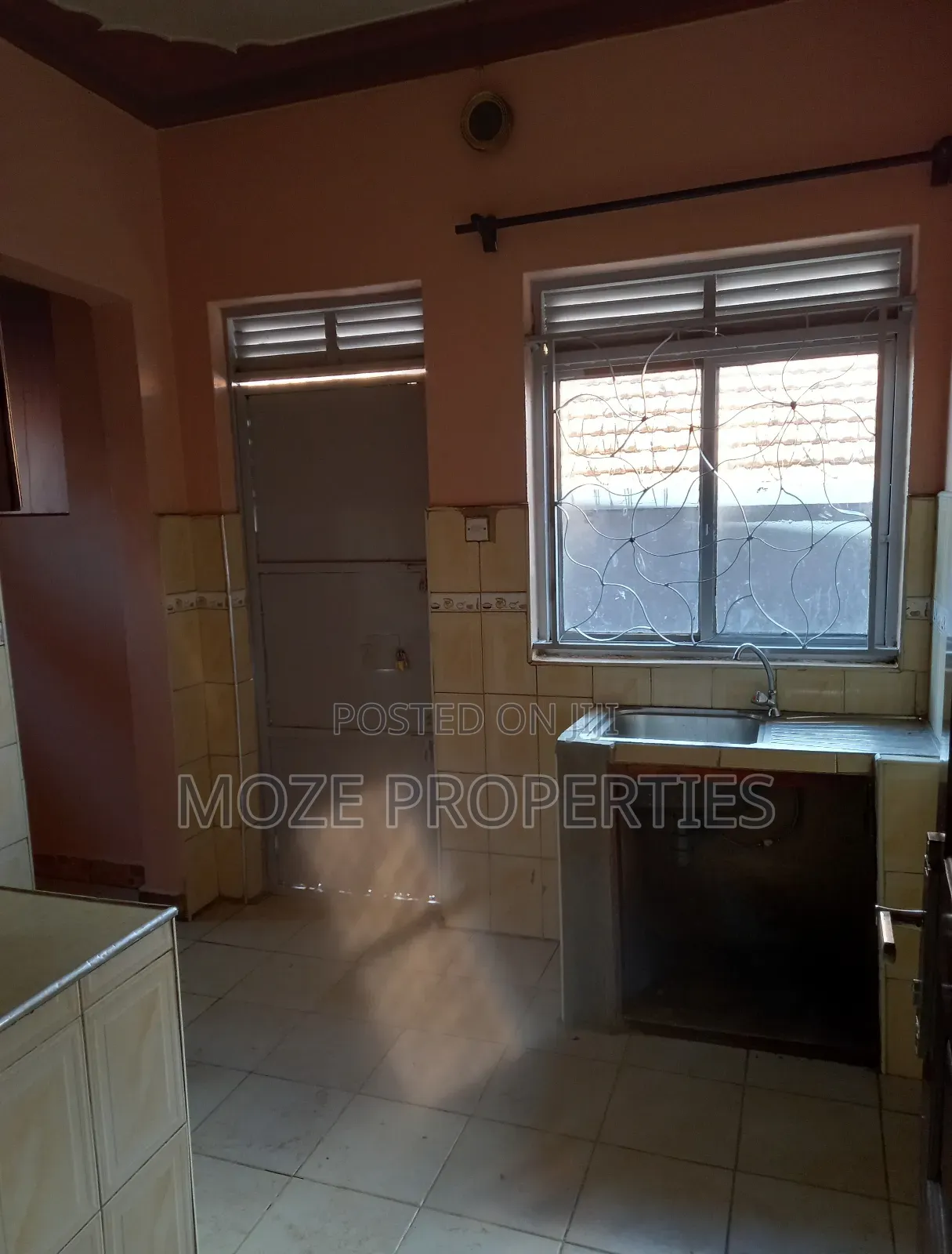 3bdrm Bungalow in Mbalwa Agenda., Central Division for rent