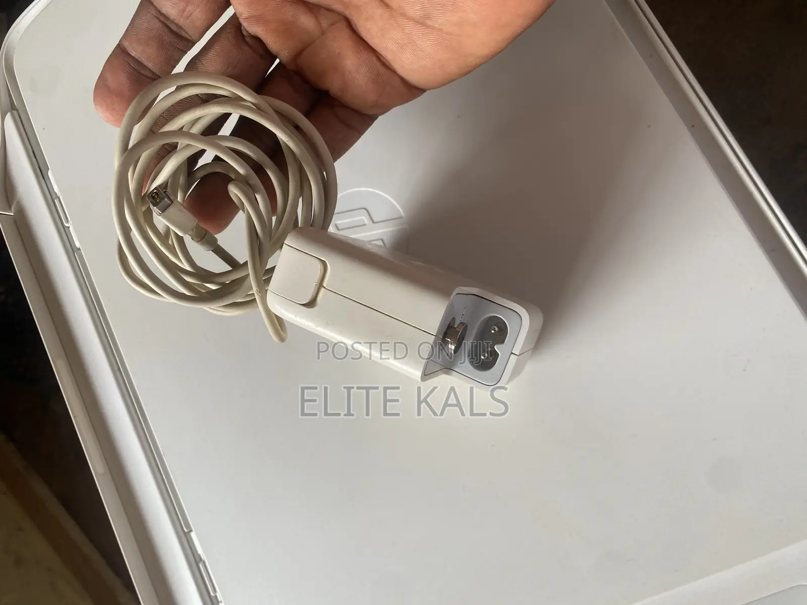 Macbook Adapters Chargers U.S.A and Uk Used