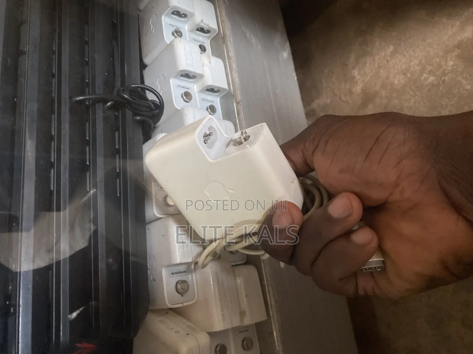 Macbook Adapters Chargers U.S.A and Uk Used