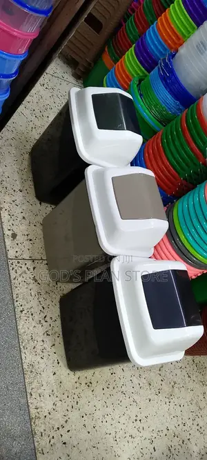 Clinic Plastic Dust Bins Swing