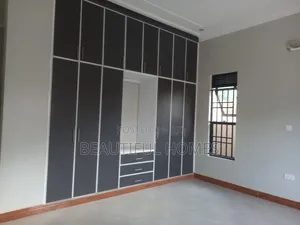 Furnished 4bdrm House in Kira for sale