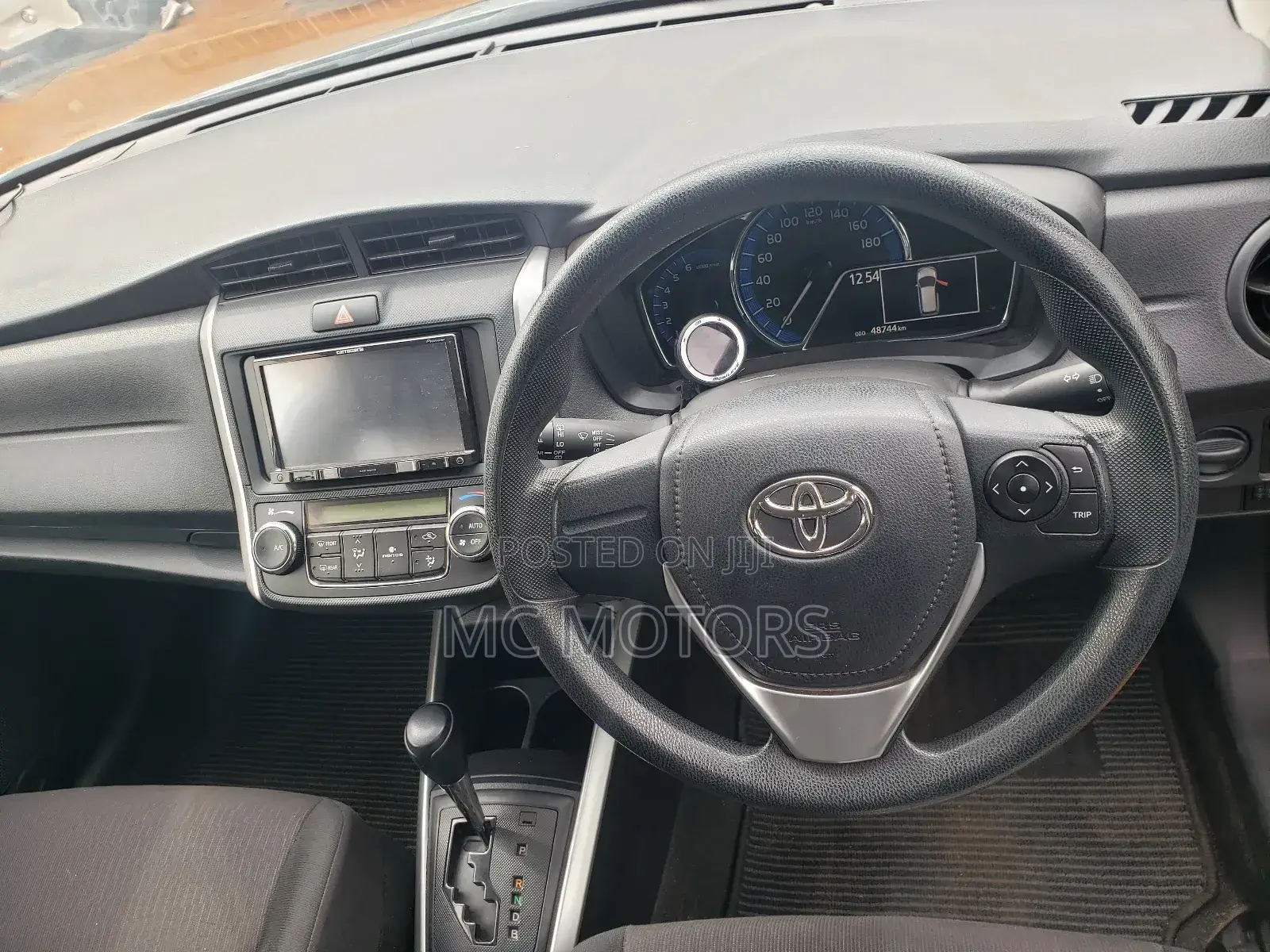 Toyota Corolla Fielder 1.5 Hybrid FWD 2016 Silver