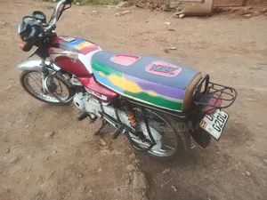 Bajaj Boxer 2023 Red
