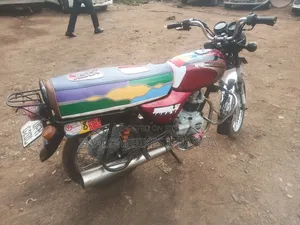 Bajaj Boxer 2023 Red