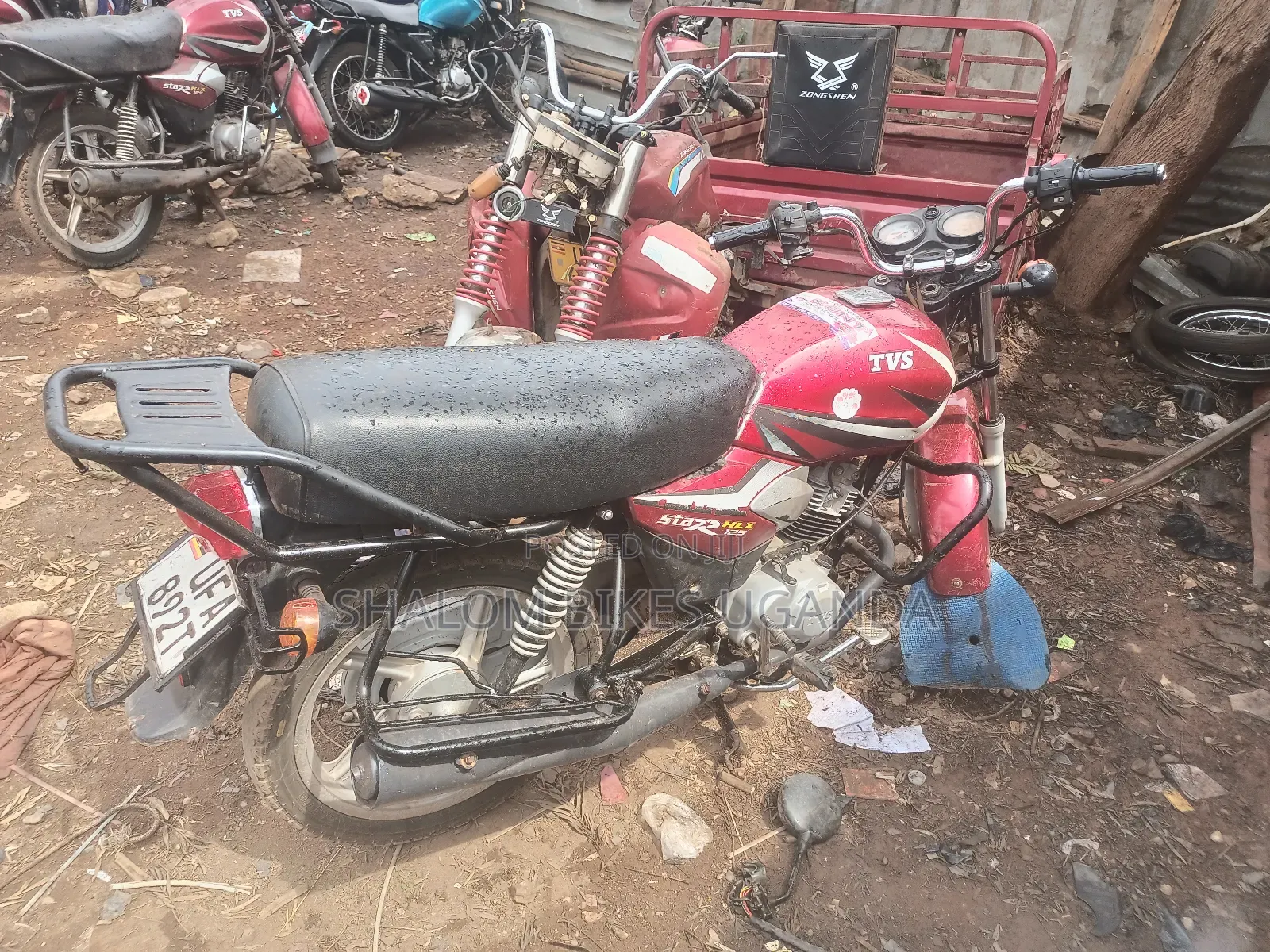 TVS HLX 125 2020 Red