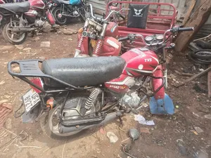 TVS HLX 125 2020 Red