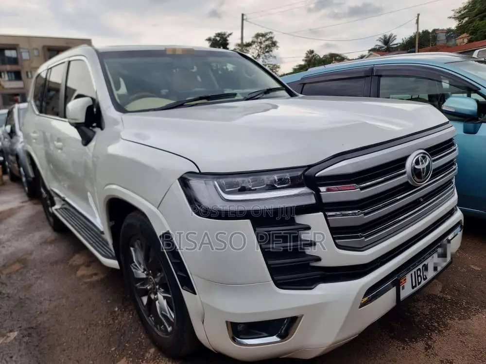 Toyota Land Cruiser 2012 White