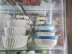 1set of 3 Pieces Ceramic Serving Dishes W Transparent Cover