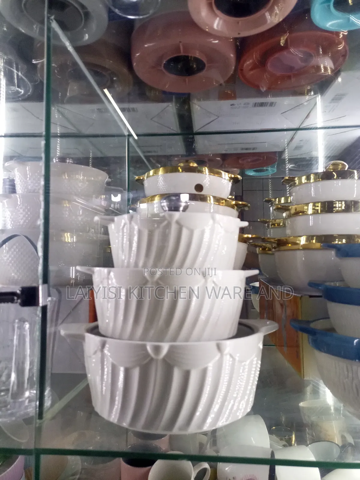 1set of 3 Pieces Ceramic Serving Dishes W Transparent Cover