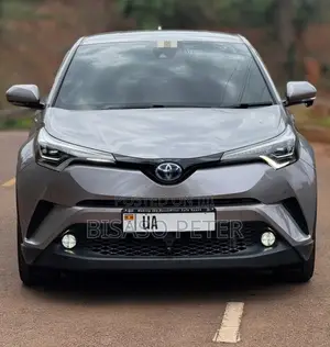 Photo - Toyota C-HR 2017 Silver