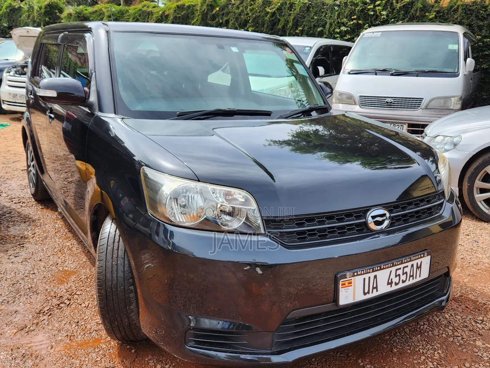 Toyota Corolla Rumion Hatchback 1.8 FWD 2011 Black