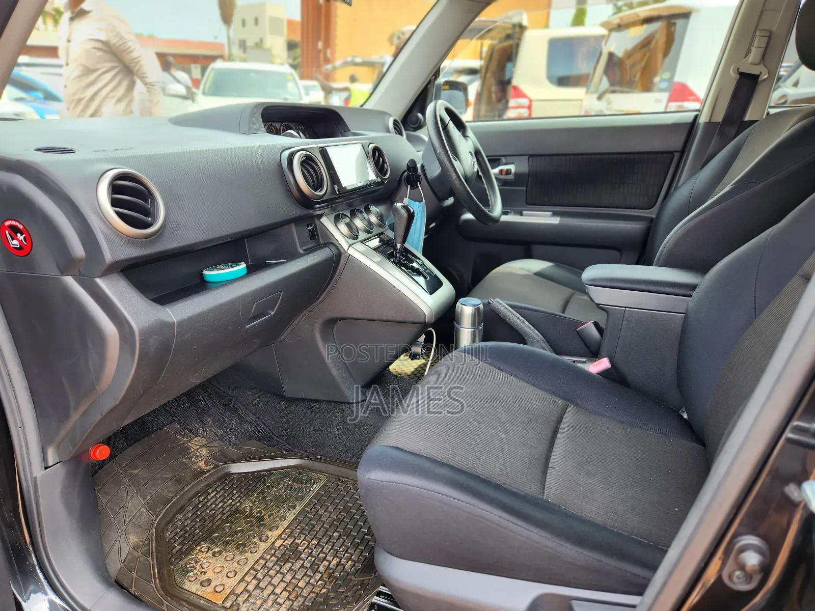 Toyota Corolla Rumion Hatchback 1.8 FWD 2011 Black