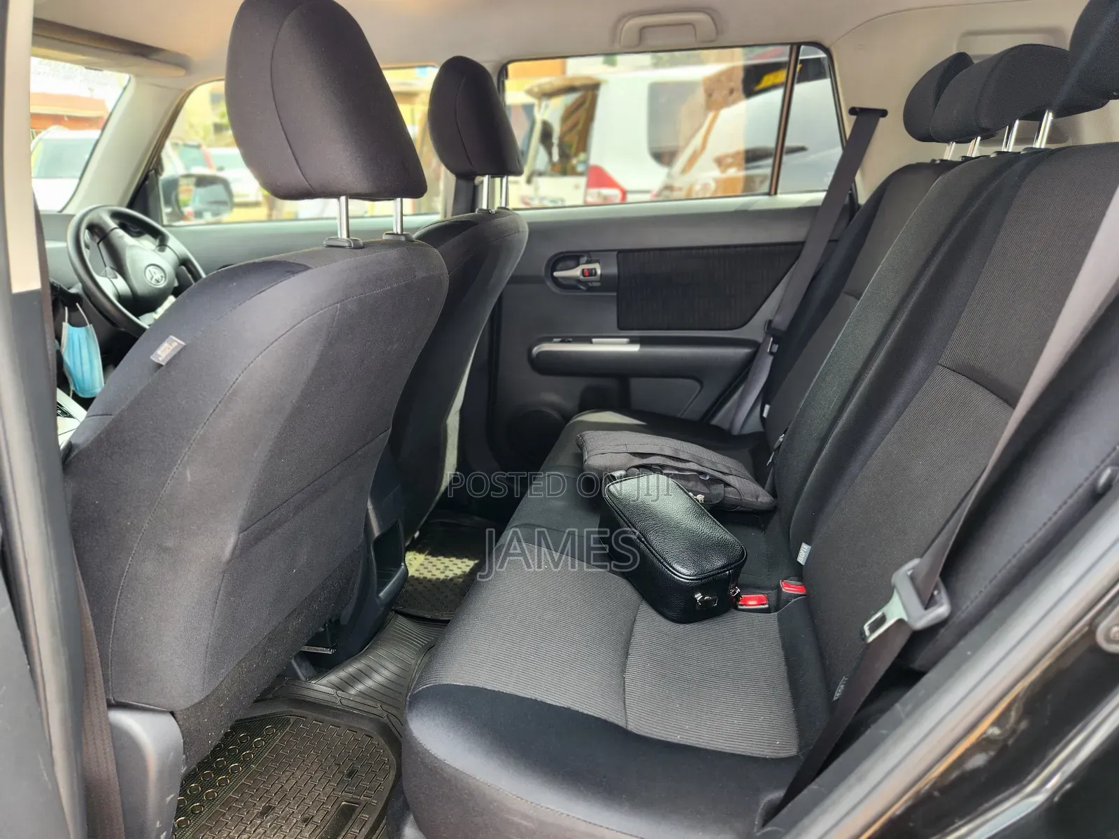 Toyota Corolla Rumion Hatchback 1.8 FWD 2011 Black