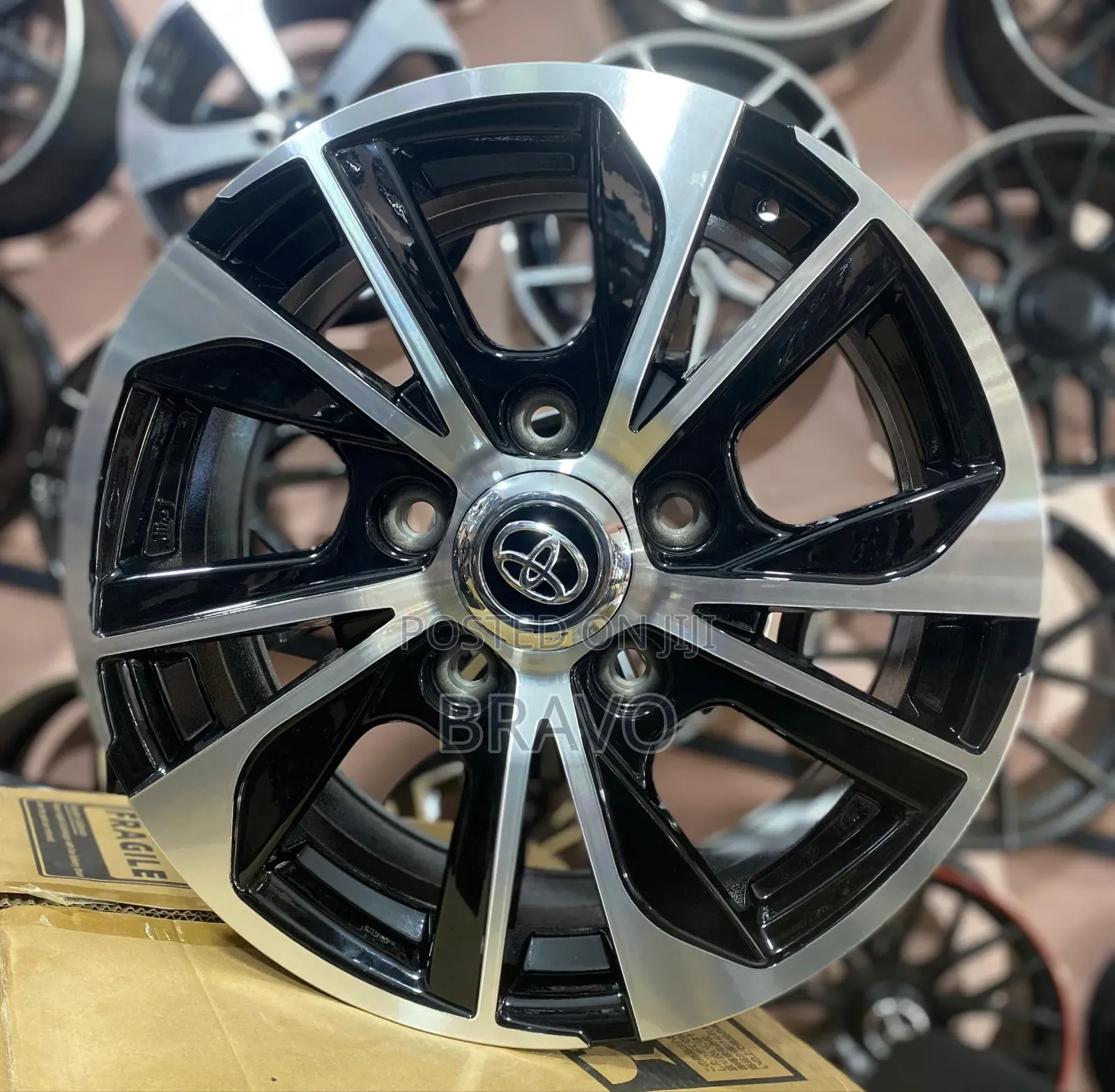 Rims Size (18 ) for Land Cruiser V8 With 5 Holes.