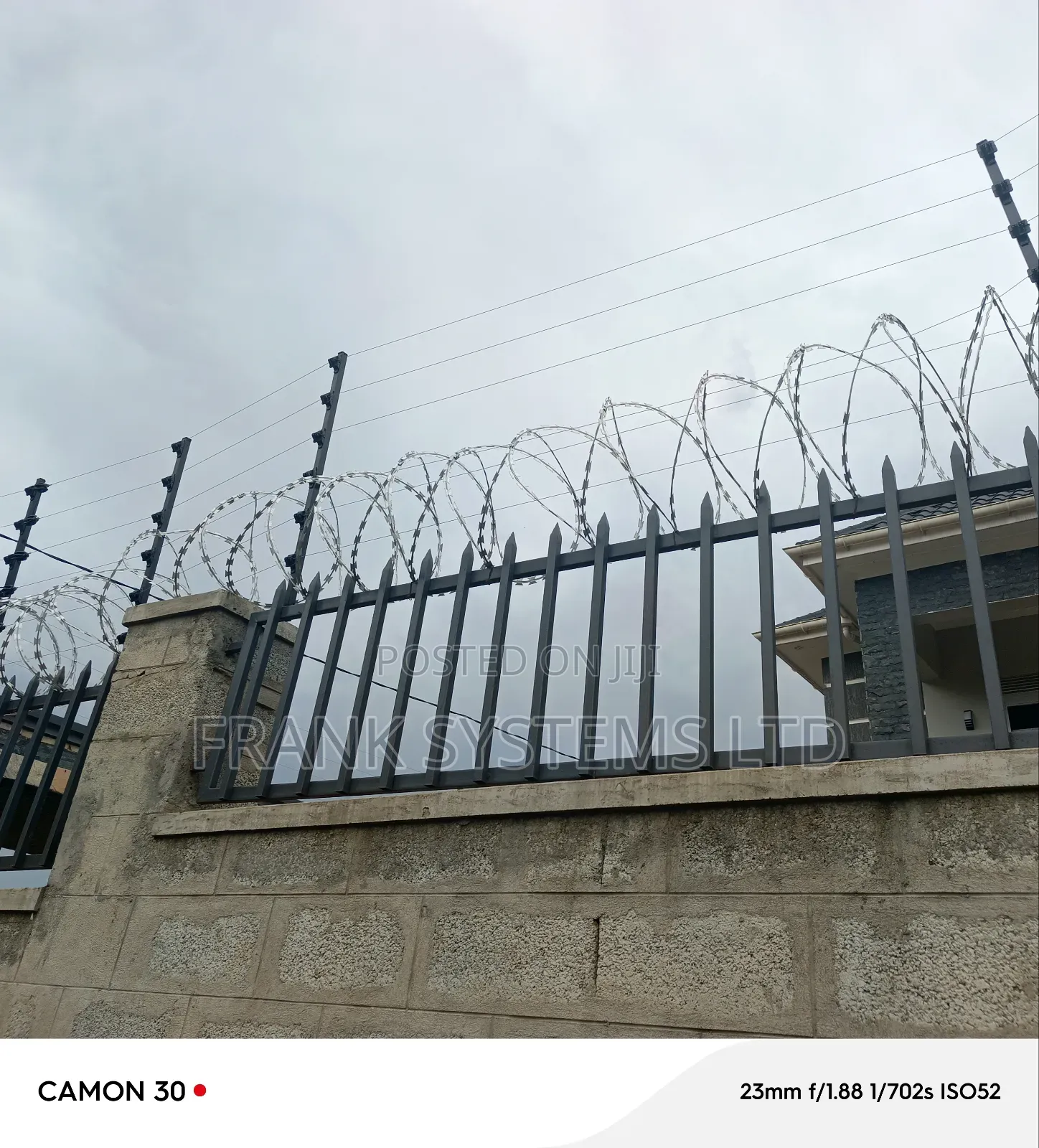 Electruc Fence With Razorwire High Tense Wire