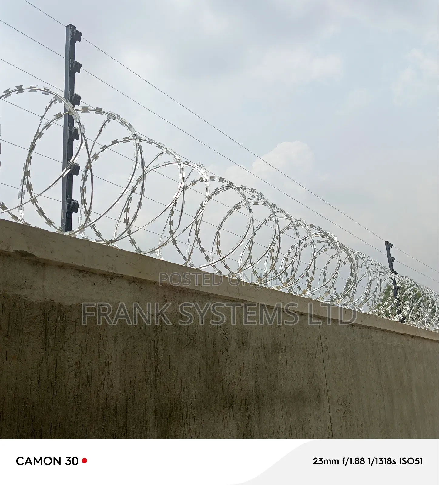 Electruc Fence With Razorwire High Tense Wire